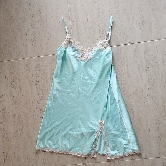 Victoria Secret Cliche - Picture 2 of 10